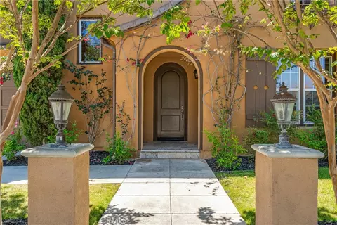 780 W Aster Pl, Santa Ana, CA 92706