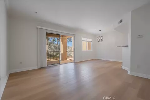 2572 Avenida Del Vis #M102, Corona, CA 92882