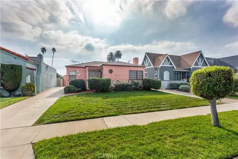 2040 W 82nd St, Los Angeles, CA 90047