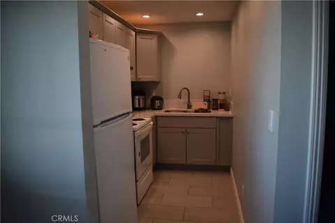 Kitchen - 20511 Memory, Apple Valley, CA 92308 photo 1 of 1