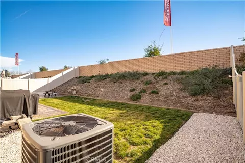 Exterior - 30295 Singer Ln, Menifee, CA 92584 photo 6 of 10