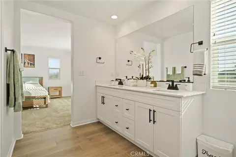 Bath - 30295 Singer Ln, Menifee, CA 92584 photo 7 of 7