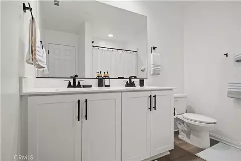 Bath - 30295 Singer Ln, Menifee, CA 92584 photo 4 of 7