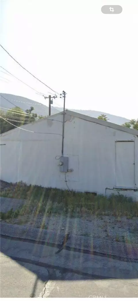 18101 W Kenwood, San Bernardino, CA 92407