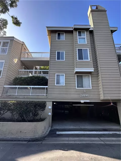 20191 Cape Coral #214, Huntington Beach, CA 92646