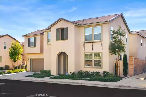 904 Maya Xing #19, Lake Elsinore, CA 92530