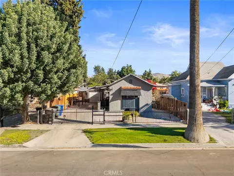 Exterior - 3420 Comer Ave, Riverside, CA 92507 photo 2 of 4