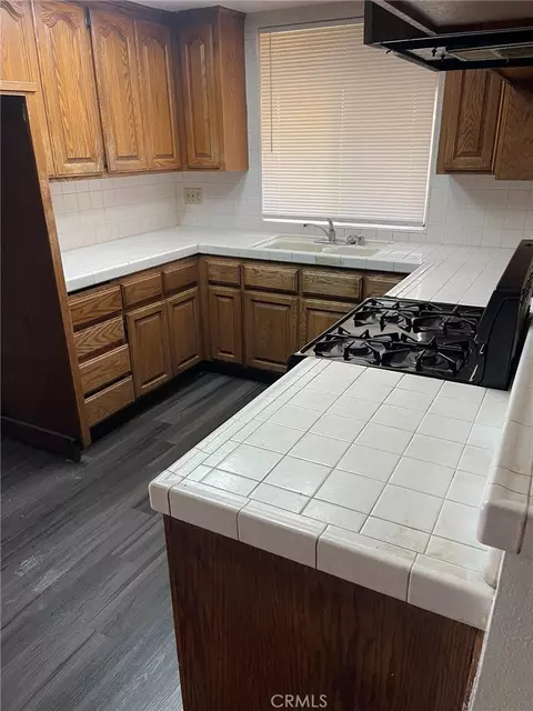 Kitchen - 246 E Hullett St, Long Beach, CA 90805 photo 1 of 1