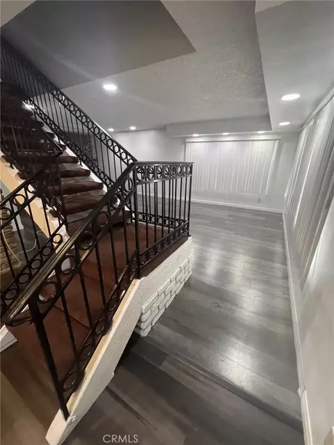 Entry Way - 246 E Hullett St, Long Beach, CA 90805 photo 1 of 1