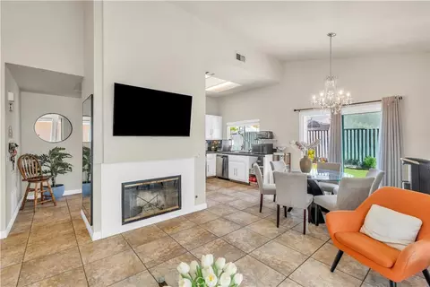 302 Daystar Dr, Perris, CA 92571