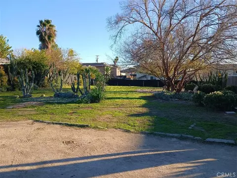 Exterior - 2111 Orange St, Highland, CA 92346 photo 11 of 12