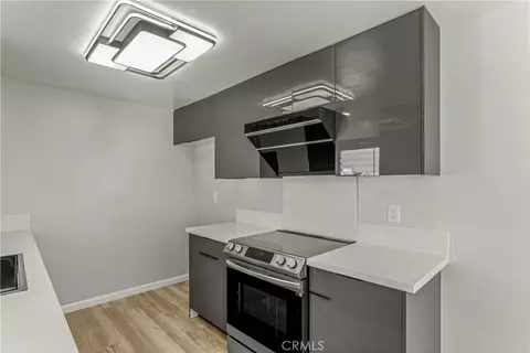 Kitchen - 401 W 5th St #3B, Long Beach, CA 90802 photo 4 of 7