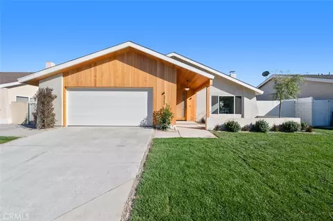 3362 Fuchsia, Costa Mesa, CA 92626