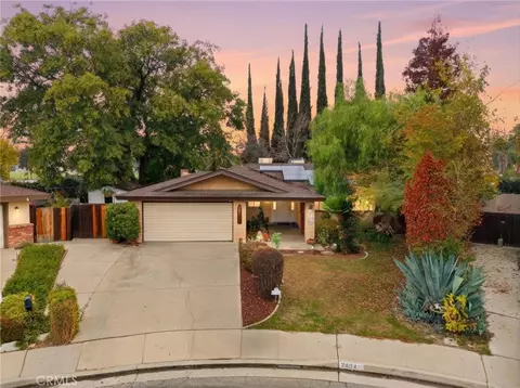 2404 Prestwick Ct, Bakersfield, CA 93309