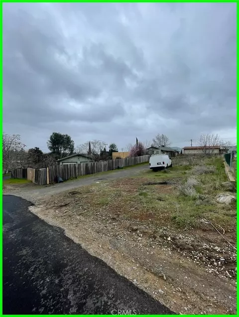 13731 Santa Clara, Clearlake, CA 95422