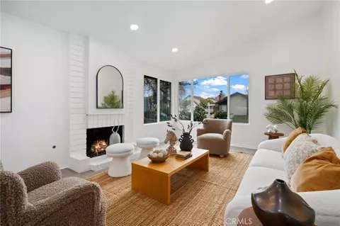 2181 Maple Ct, Tustin, CA 92780