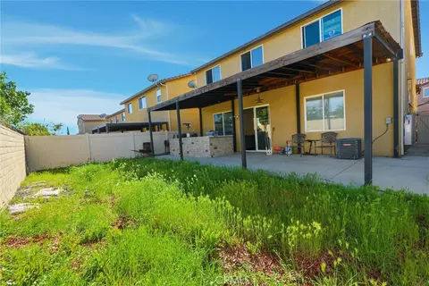 Exterior - 9660 Pine Orchard St, Pacoima, CA 91331 photo 6 of 7