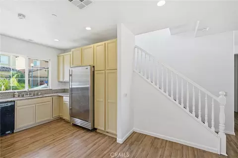 Entry Way - 9660 Pine Orchard St, Pacoima, CA 91331 photo 2 of 6
