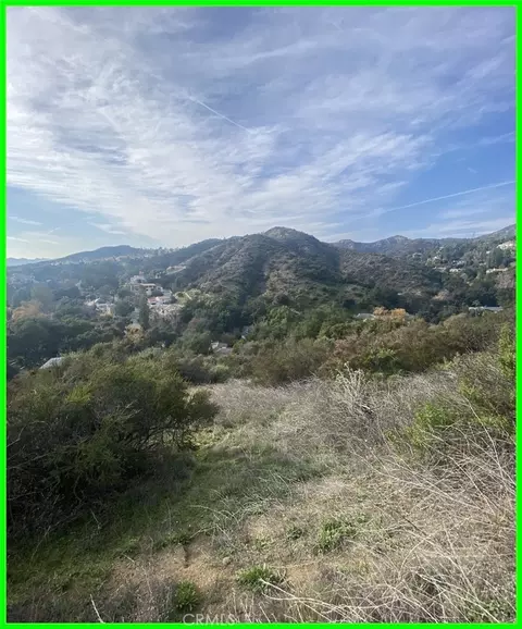 2701 Greenwich Rd, Glendale, CA 91206