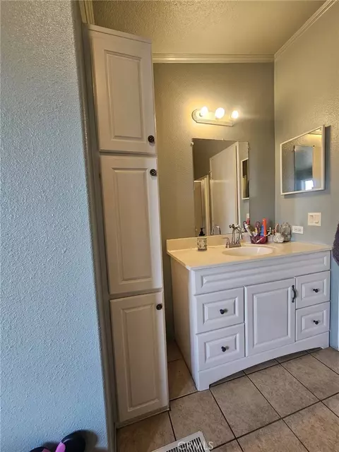 16600 Downey Ave #27, Paramount, CA 90723 photo 20