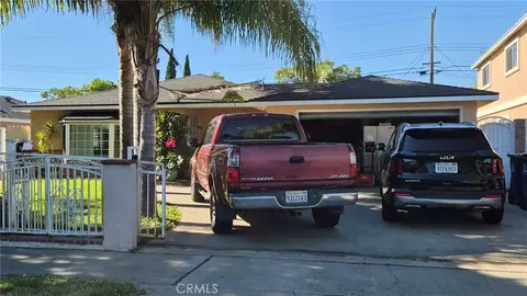 2302 S Diamond St, Santa Ana, CA 92704
