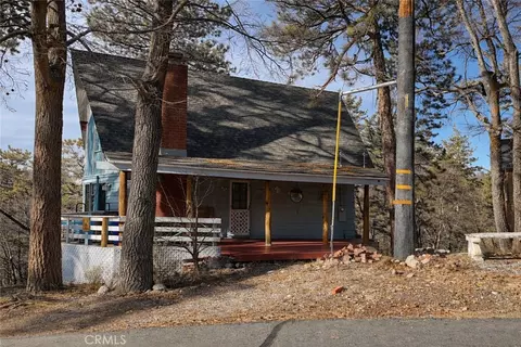 1172 Crags Ln, Fawnskin, CA 92333