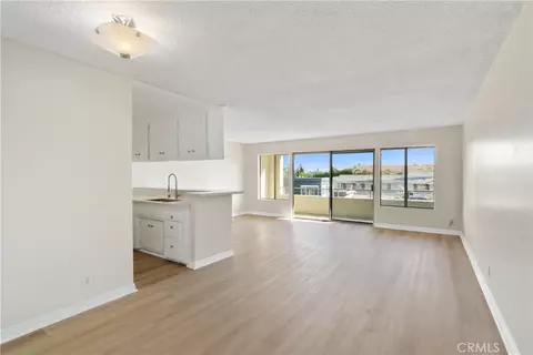 1187 E 3rd St #215, Long Beach, CA 90802
