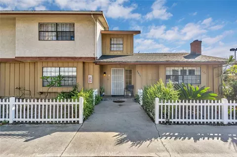 3368 Linden Ave, Long Beach, CA 90807