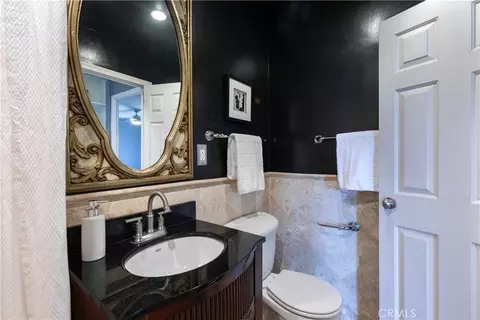 Bath - 100 Atlantic #902, Long Beach, CA 90802 photo 3 of 3