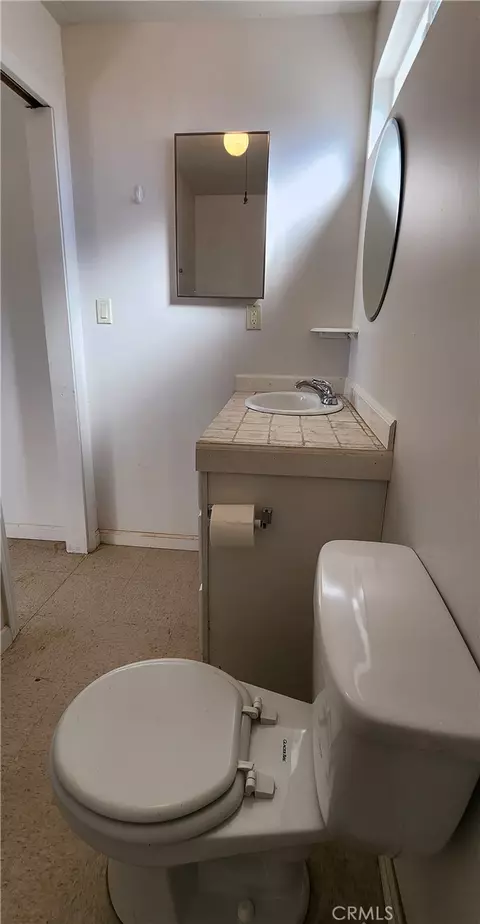Bath - 6042 Milne Rd, Landers, CA 92285 photo 2 of 4