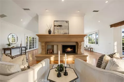Living - 630 W Devon, Long Beach, CA 90807 photo 2 of 5