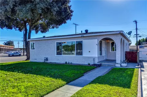 10722 Rose Hedge Dr, Whittier, CA 90606