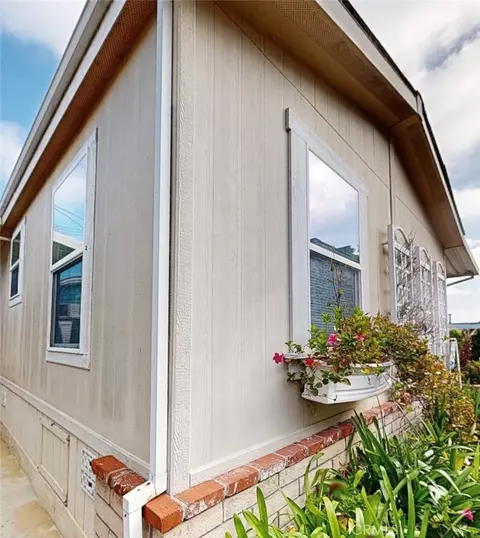 1660 Whittier Ave #17, Costa Mesa, CA 92627