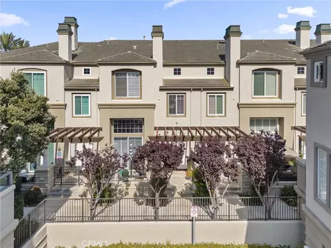 19271 Surfwave Dr, Huntington Beach, CA 92648