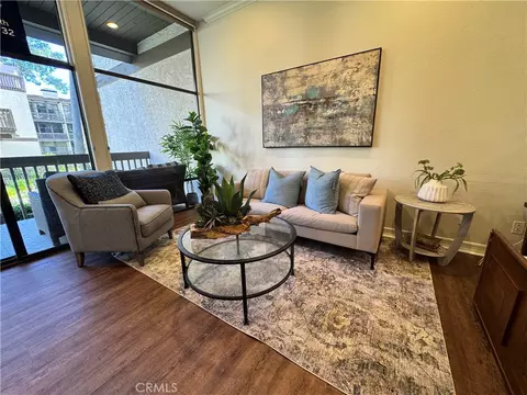 5104 Marina Pacifica Dr S, Long Beach, CA 90803