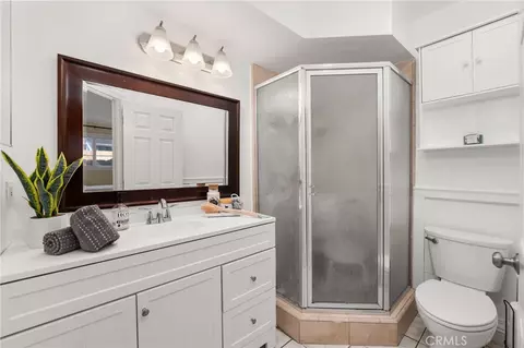 Bath - 3139 E Chapman #3B, Orange, CA 92869 photo 1 of 1