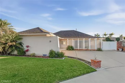 3922 Kitten Cir, Huntington Beach, CA 92649