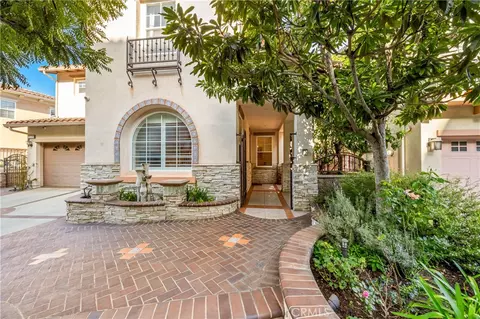 2239 Starlight Ln, Signal Hill, CA 90755