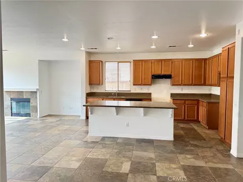 Kitchen - 13831 Coolidge, Oak Hills, CA 92344 photo 1 of 2