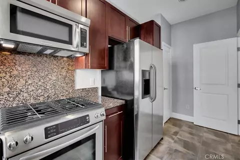 Kitchen - 300 E 4th St, Long Beach, CA 90802 photo 4 of 5