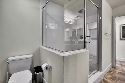 Bath - 300 E 4th St, Long Beach, CA 90802 photo 5 of 6