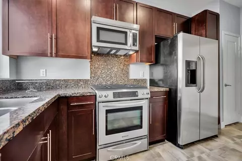 Kitchen - 300 E 4th St, Long Beach, CA 90802 photo 3 of 5