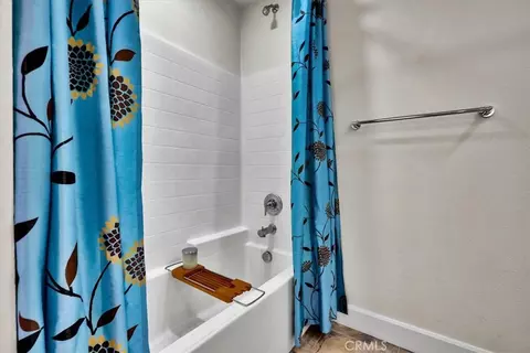 Bath - 300 E 4th St, Long Beach, CA 90802 photo 6 of 6
