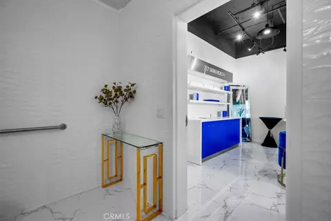Entry Way - 300 E 4th St, Long Beach, CA 90802 photo 1 of 5
