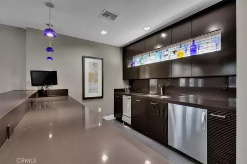 Kitchen - 300 E 4th St, Long Beach, CA 90802 photo 5 of 5