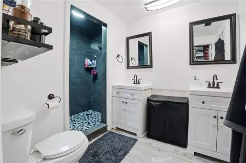 Bath - 17454 Buckthorn, Hesperia, CA 92345 photo 1 of 4