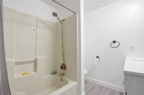 Bath - 17454 Buckthorn, Hesperia, CA 92345 photo 4 of 4