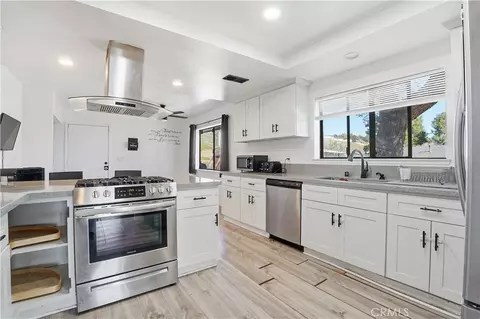 Kitchen - 17454 Buckthorn, Hesperia, CA 92345 photo 1 of 3