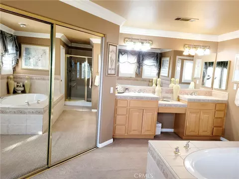Bath - 14119 Ashton Ln, Riverside, CA 92508 photo 3 of 5