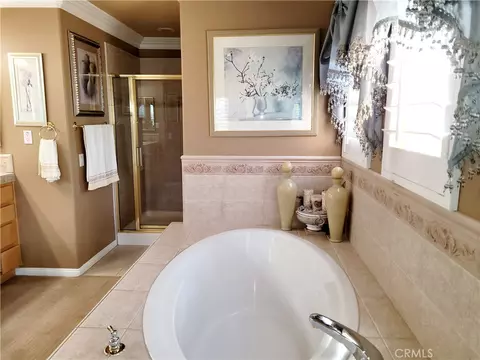 Bath - 14119 Ashton Ln, Riverside, CA 92508 photo 4 of 5
